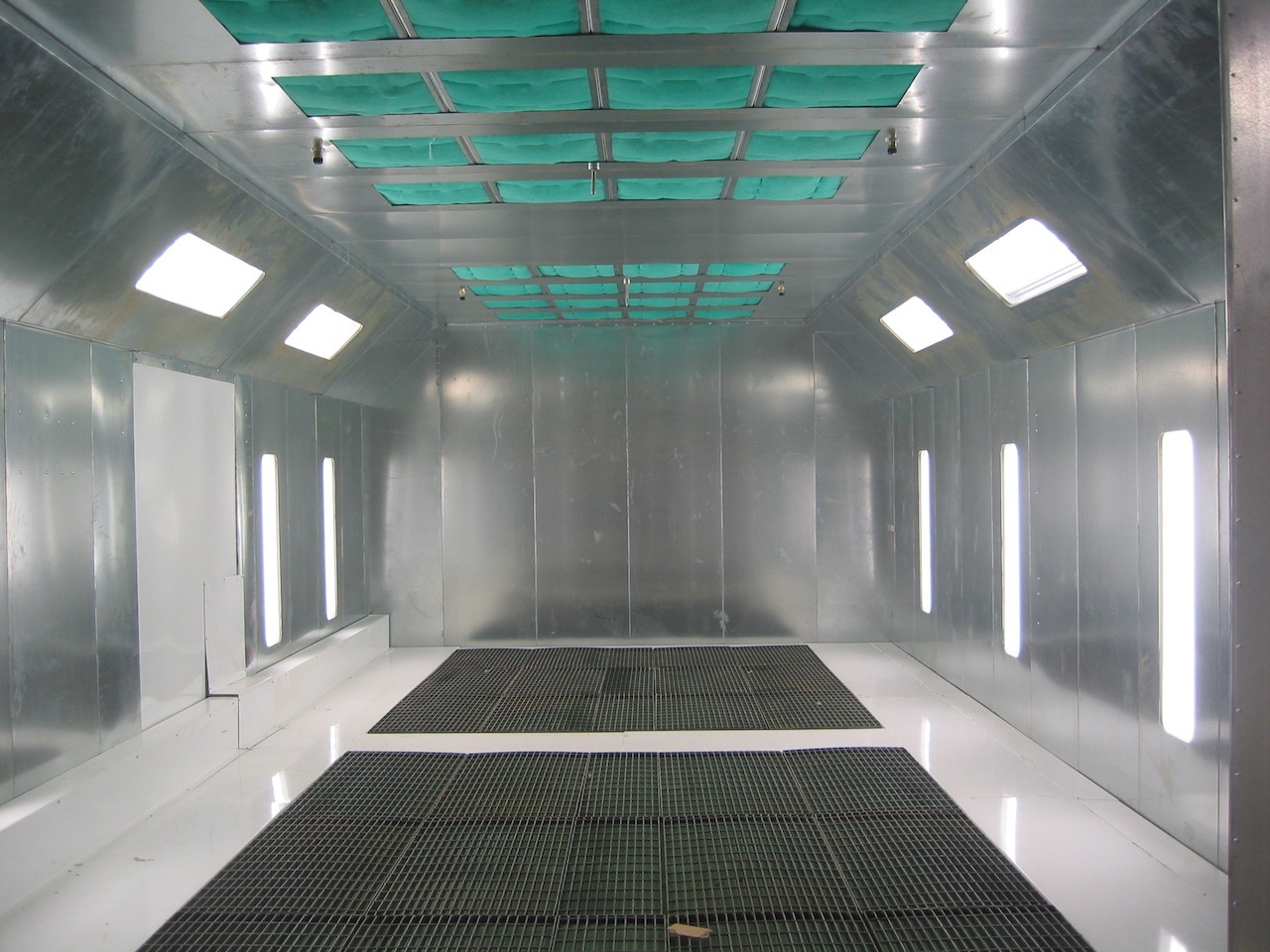 RTT Engineered Solutions EZ Pit Downdraft Paint Booths